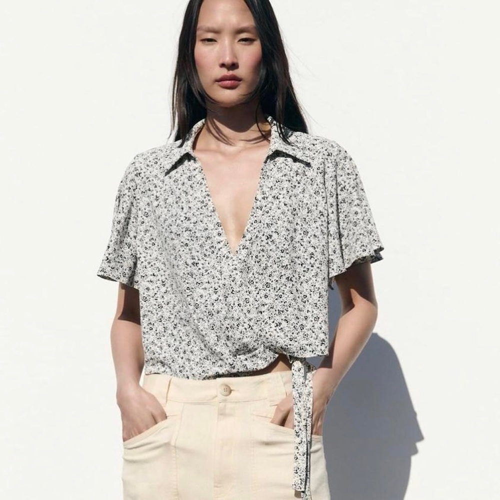 Women’s Zara Black and White Cropped Floral Wrap Top size XS